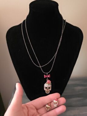 Pink Skull Pendant Necklace and Earring Set - Women Jewelry